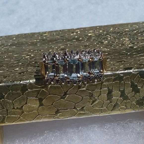14k Gold Aqua Marine and Diamond Ring - Picture 3 of 5